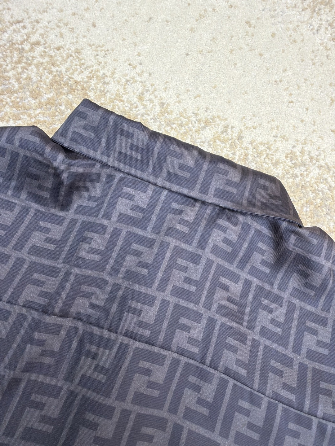 FENDI 芬迪 满印FF衬衫 外套 长袖 黑色 棕色 B0