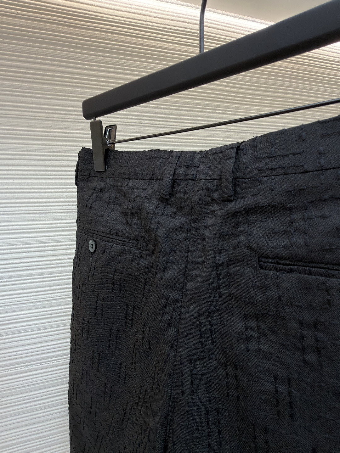 Fendi 芬迪 全幅FF短裤 休闲裤 五分裤 裤子 黑色 B0 FB0821AU6YF0QA1