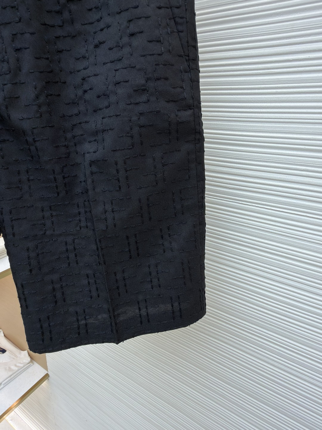 Fendi 芬迪 全幅FF短裤 休闲裤 五分裤 裤子 黑色 B0 FB0821AU6YF0QA1