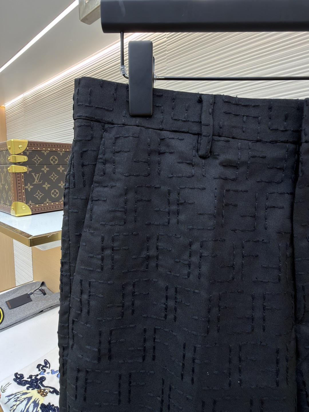 Fendi 芬迪 全幅FF短裤 休闲裤 五分裤 裤子 黑色 B0 FB0821AU6YF0QA1