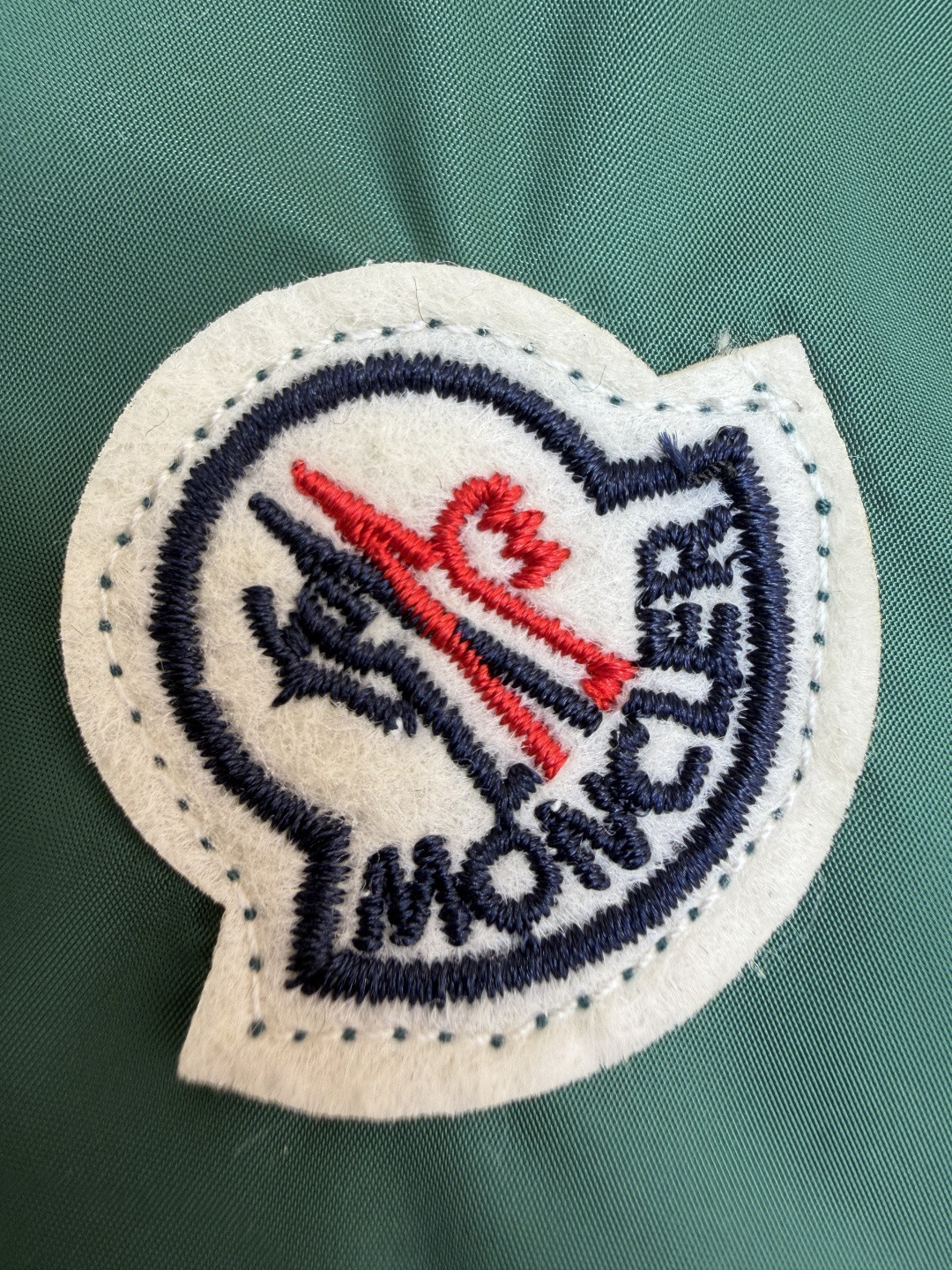 Moncler 蒙口 三色条纹边饰系带沙滩裤 短裤 休闲裤 裤子 蓝色 黑色 绿色 A2