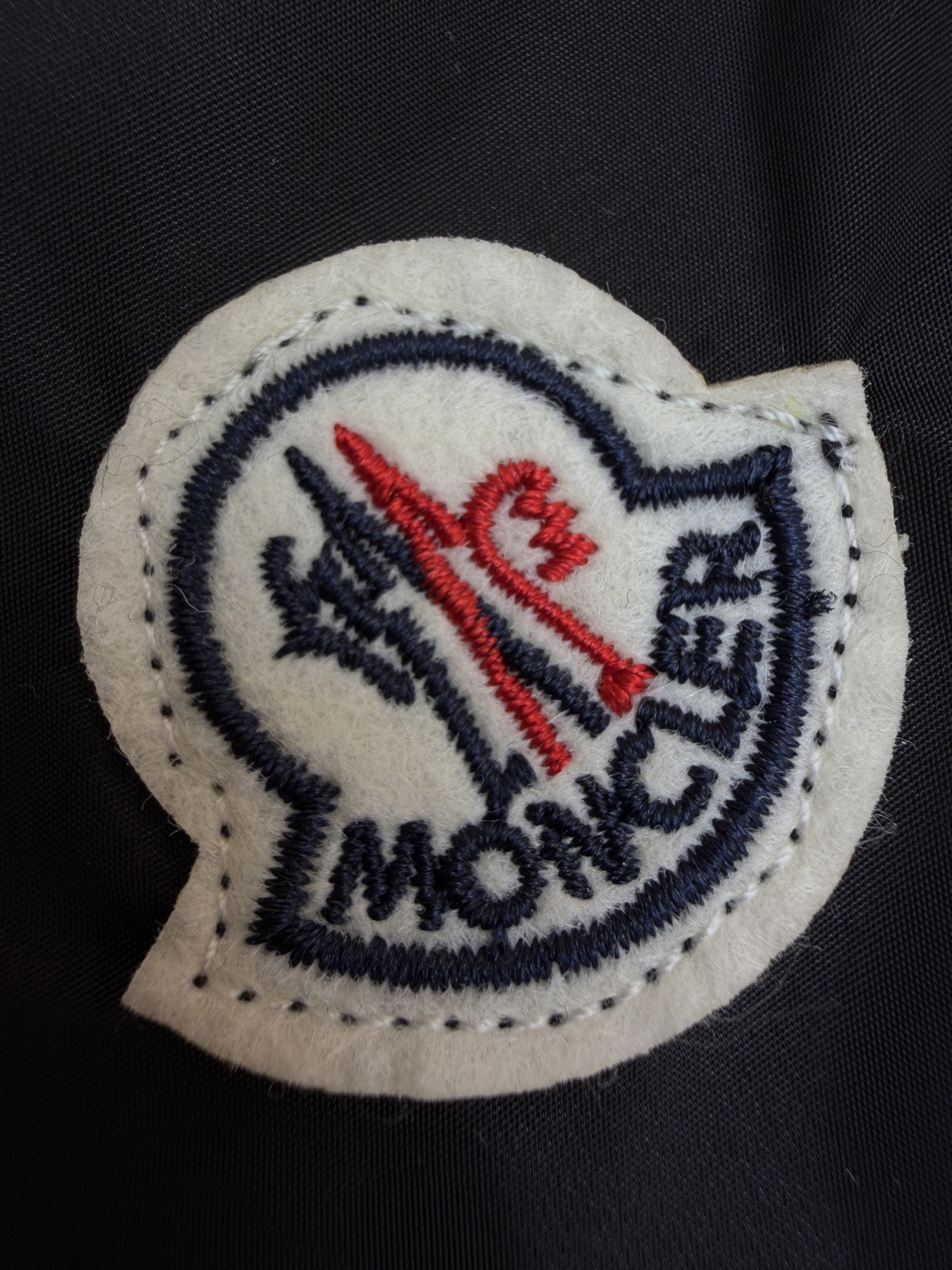 Moncler 蒙口 三色条纹边饰系带沙滩裤 短裤 休闲裤 裤子 蓝色 黑色 绿色 A2