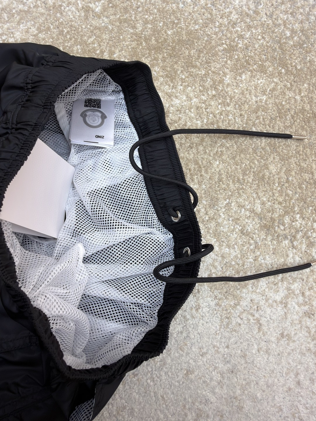 Moncler 蒙口 三色条纹边饰系带沙滩裤 短裤 休闲裤 裤子 蓝色 黑色 绿色 A2