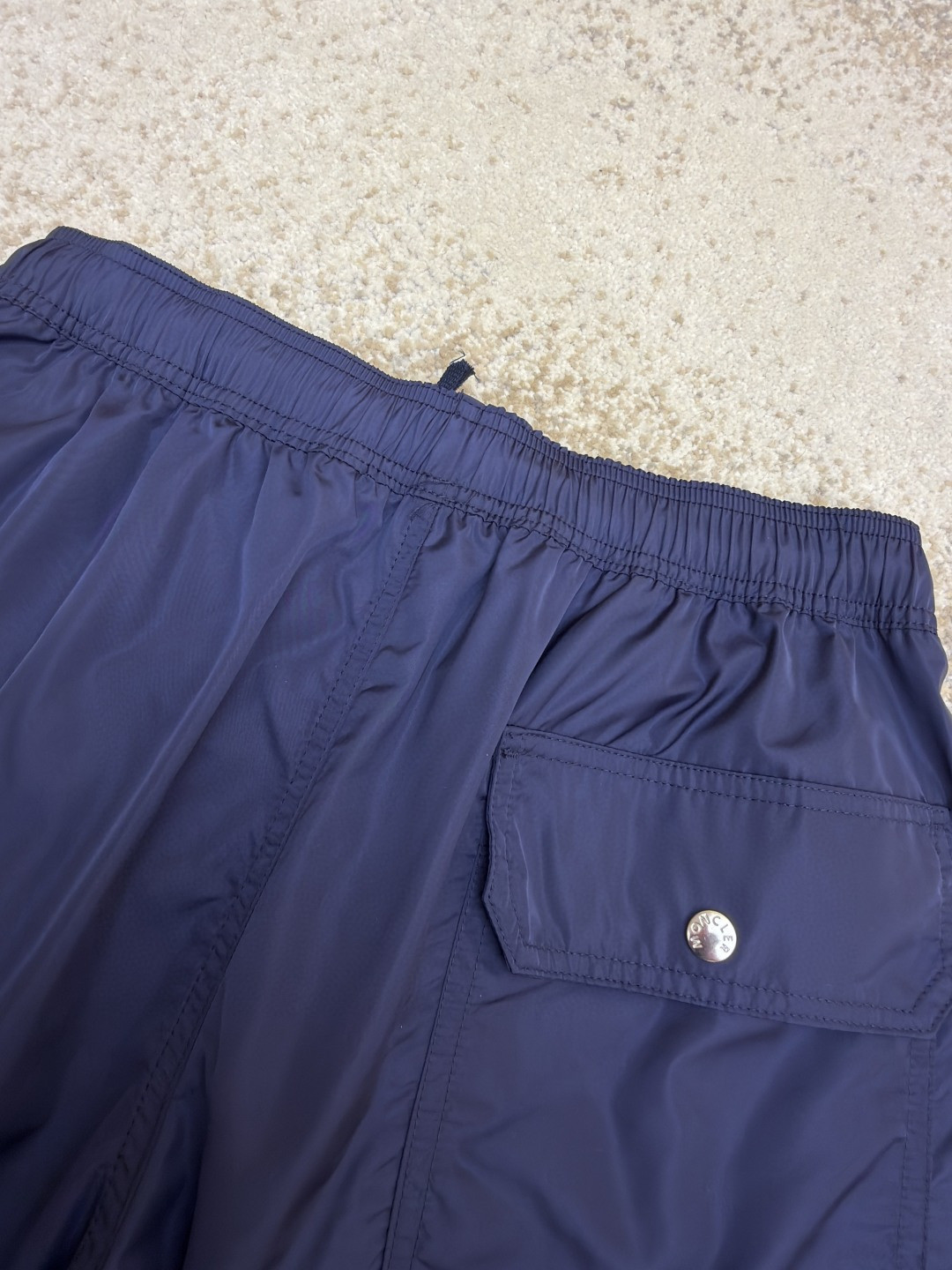 Moncler 蒙口 三色条纹边饰系带沙滩裤 短裤 休闲裤 裤子 蓝色 黑色 绿色 A2
