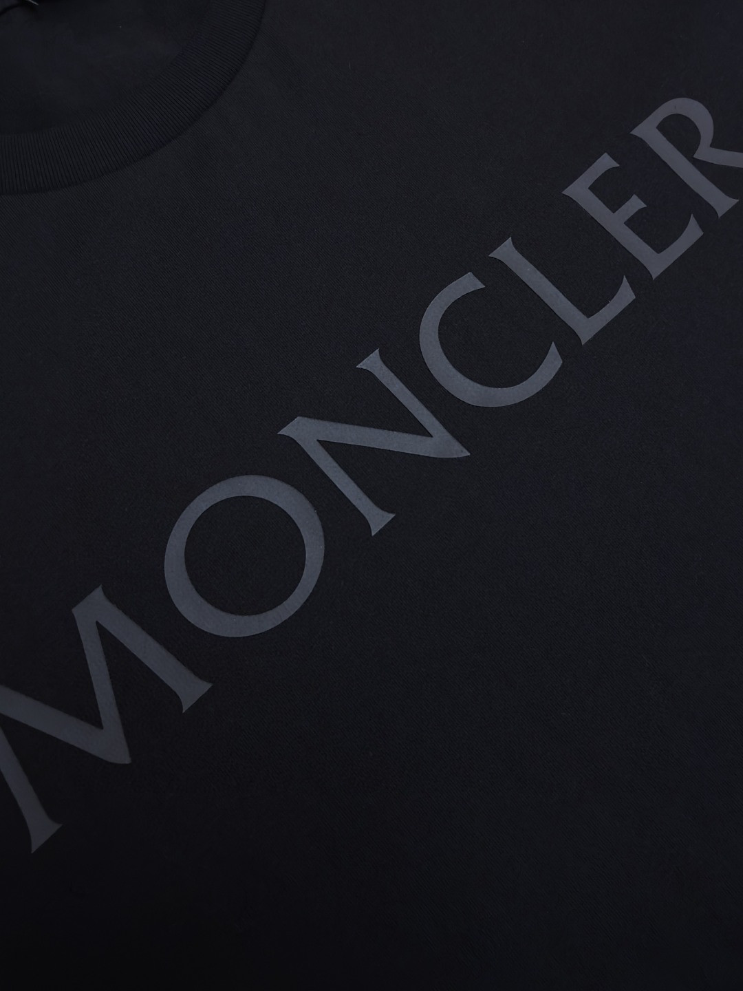 Moncler 蒙口 标识贴袋圆领短袖 T恤 夏季 黑色 A0 J20918C000238390T999