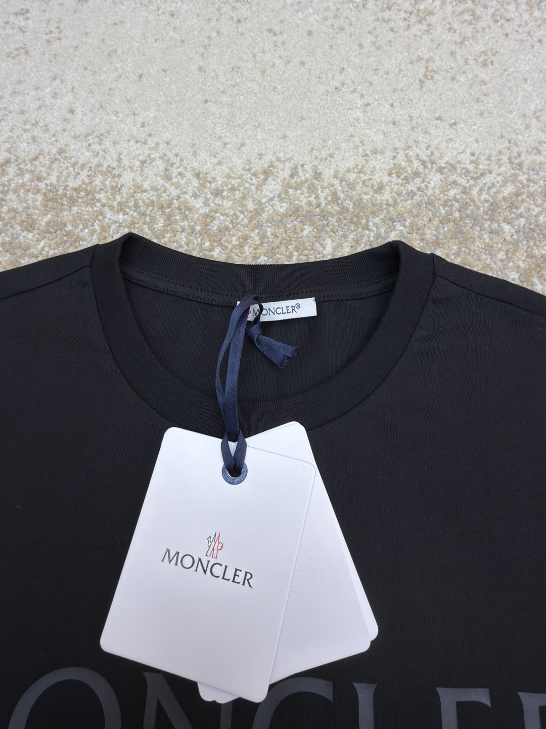 Moncler 蒙口 标识贴袋圆领短袖 T恤 夏季 黑色 A0 J20918C000238390T999