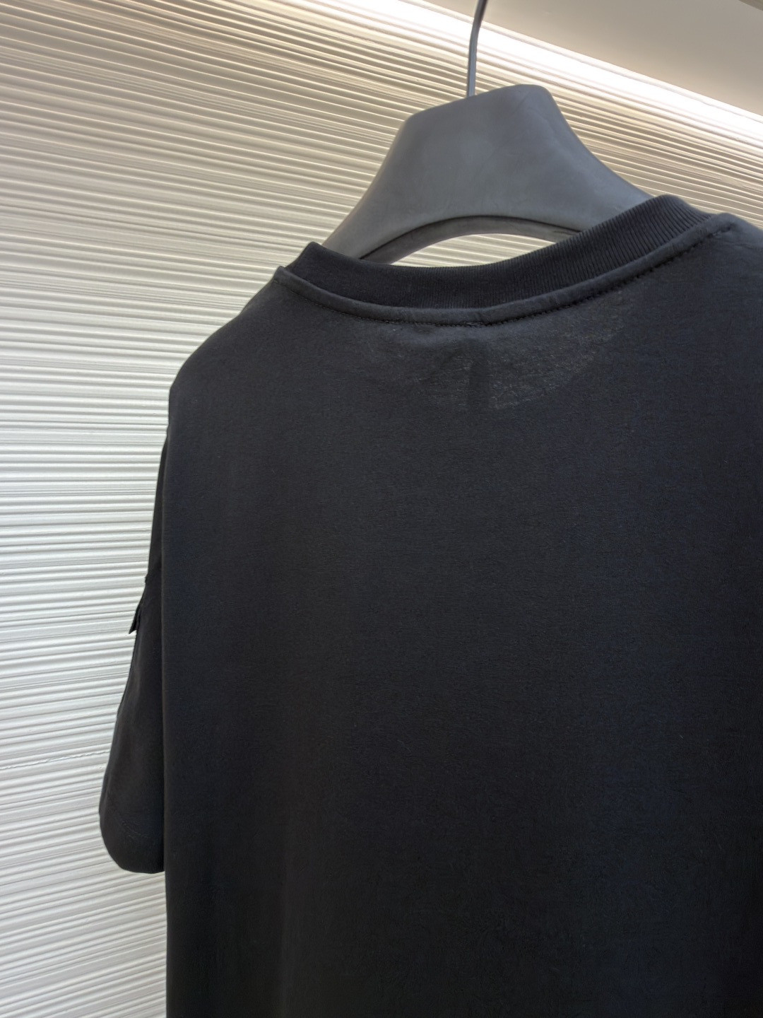 Moncler 蒙口 标识贴袋圆领短袖 T恤 夏季 黑色 A0 J20918C000238390T999