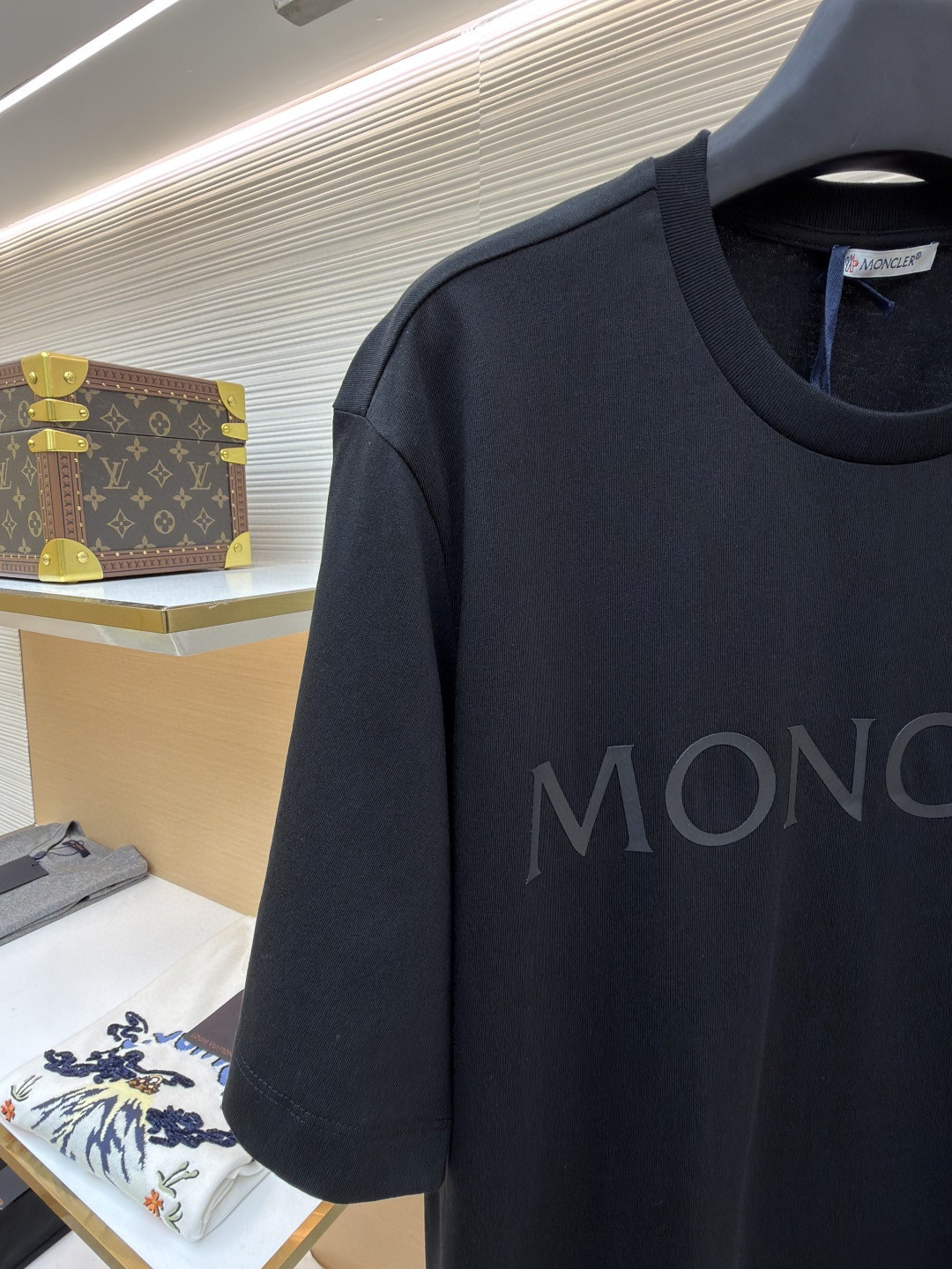Moncler 蒙口 标识贴袋圆领短袖 T恤 夏季 黑色 A0 J20918C000238390T999