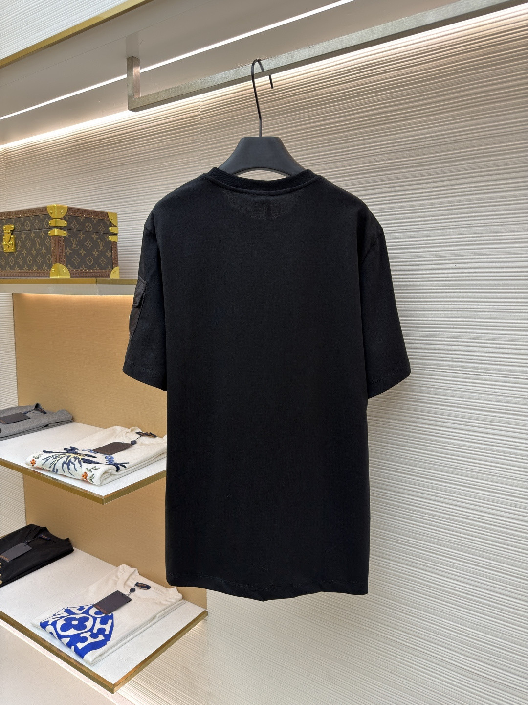 Moncler 蒙口 标识贴袋圆领短袖 T恤 夏季 黑色 A0 J20918C000238390T999