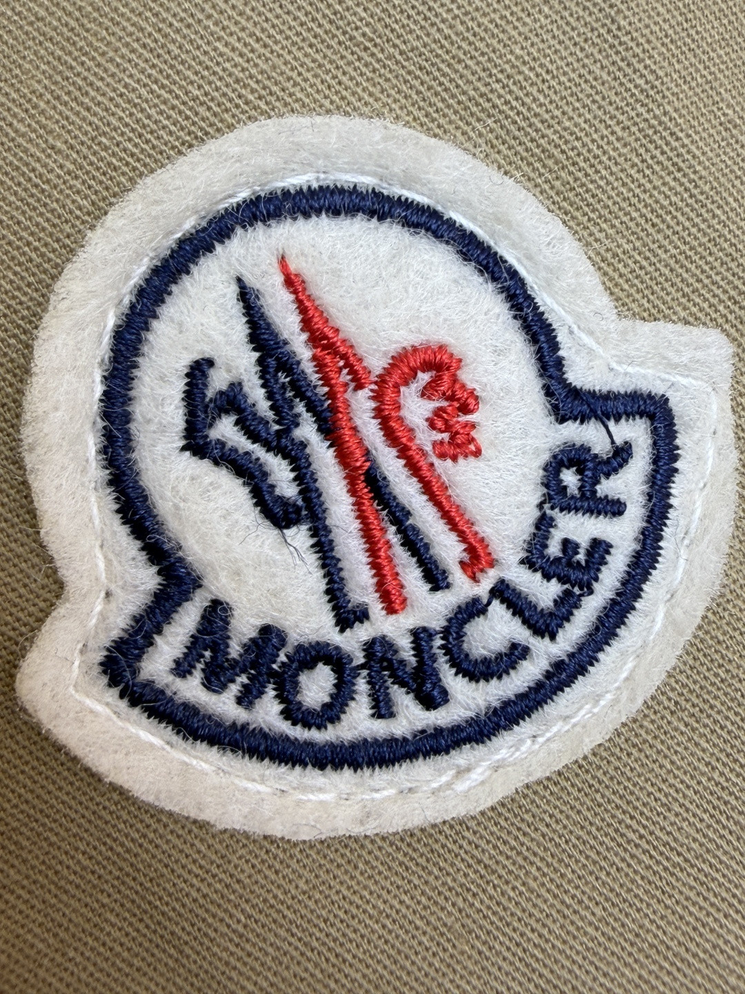 Moncler 蒙口 标识口袋工装衬衫 短袖 黑色 卡其色 A7 K20912F00008598QH81M