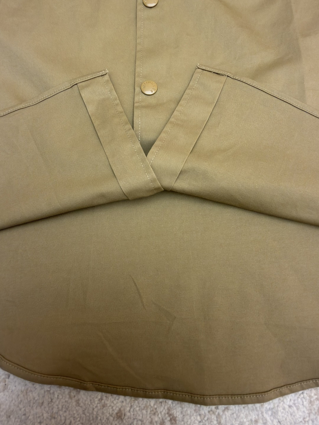 Moncler 蒙口 标识口袋工装衬衫 短袖 黑色 卡其色 A7 K20912F00008598QH81M