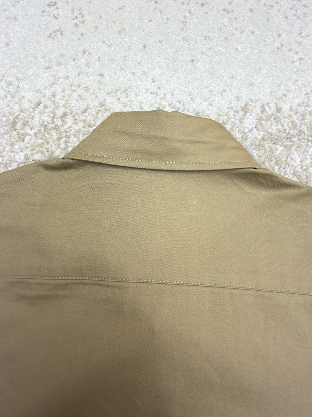 Moncler 蒙口 标识口袋工装衬衫 短袖 黑色 卡其色 A7 K20912F00008598QH81M