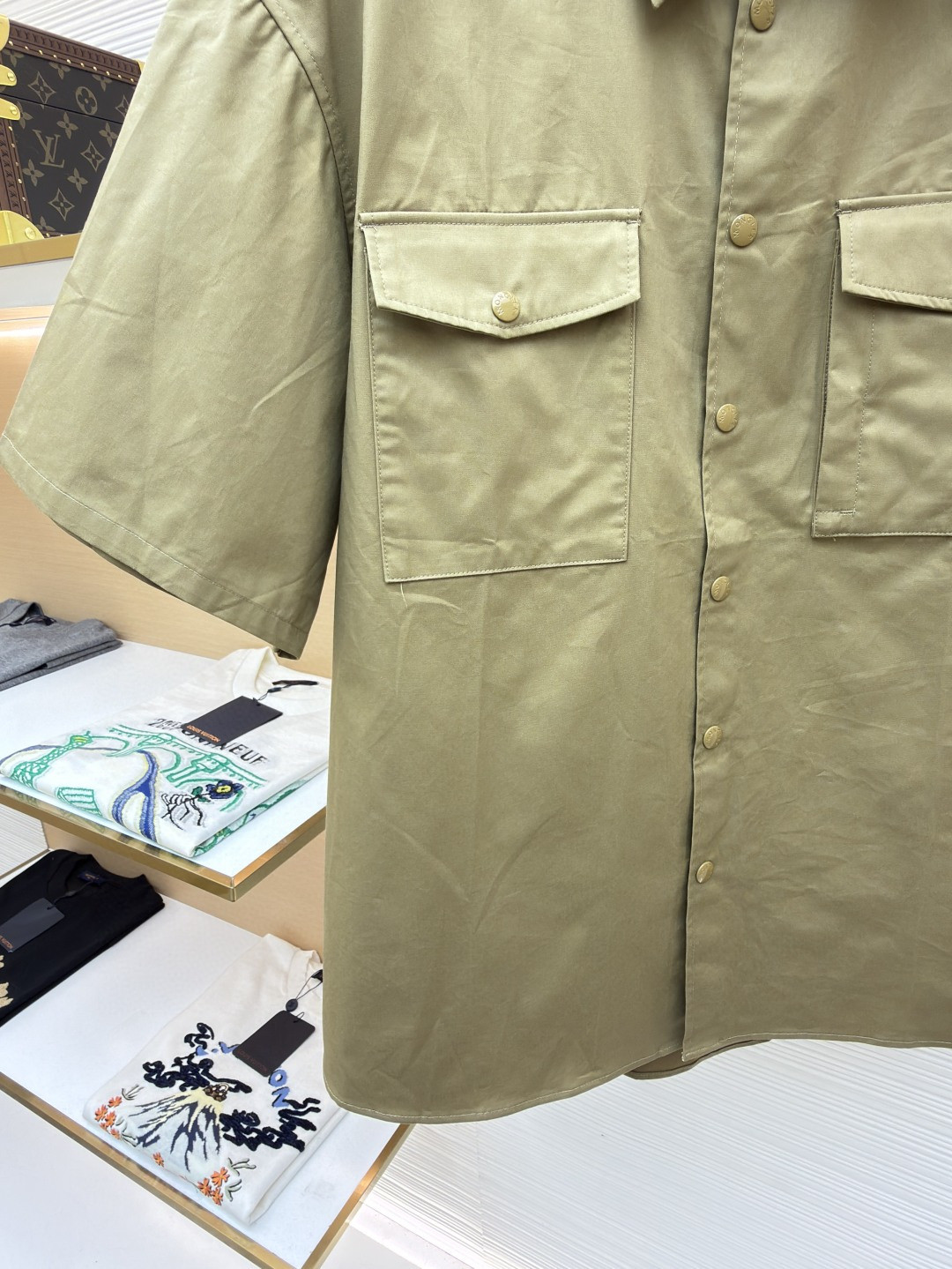 Moncler 蒙口 标识口袋工装衬衫 短袖 黑色 卡其色 A7 K20912F00008598QH81M