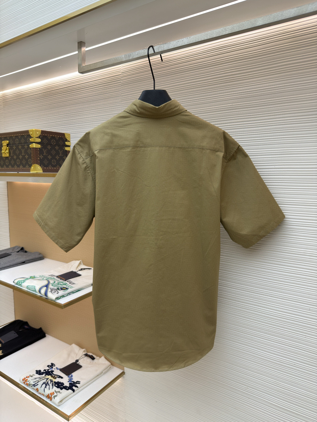 Moncler 蒙口 标识口袋工装衬衫 短袖 黑色 卡其色 A7 K20912F00008598QH81M