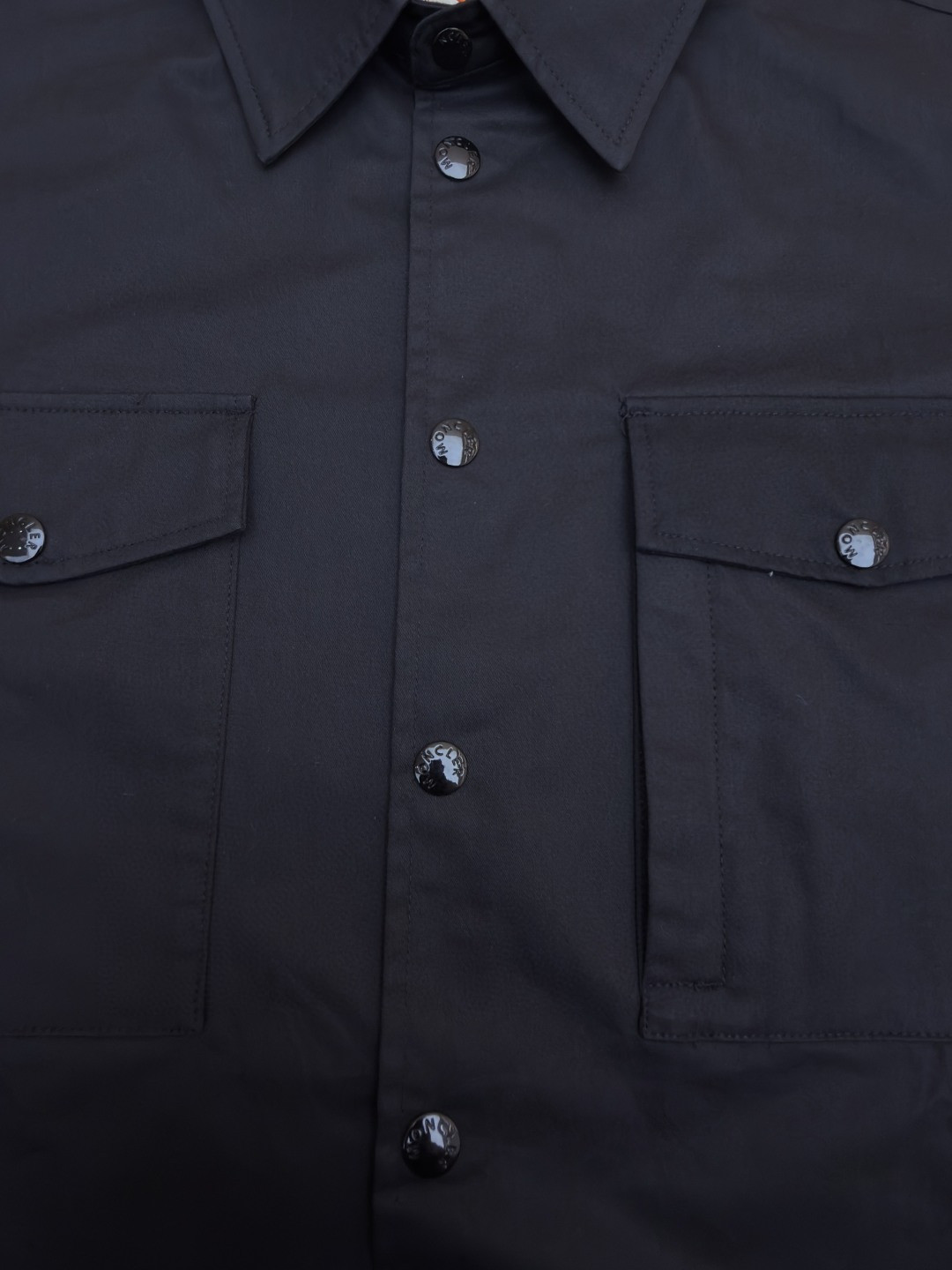 Moncler 蒙口 标识口袋工装衬衫 短袖 黑色 卡其色 A7 K20912F00008598QH81M