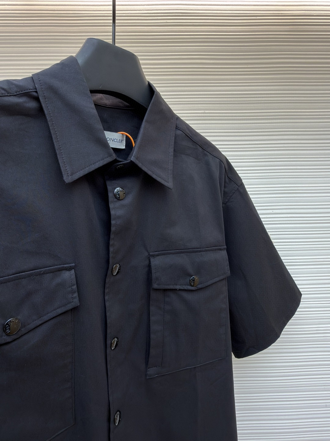 Moncler 蒙口 标识口袋工装衬衫 短袖 黑色 卡其色 A7 K20912F00008598QH81M