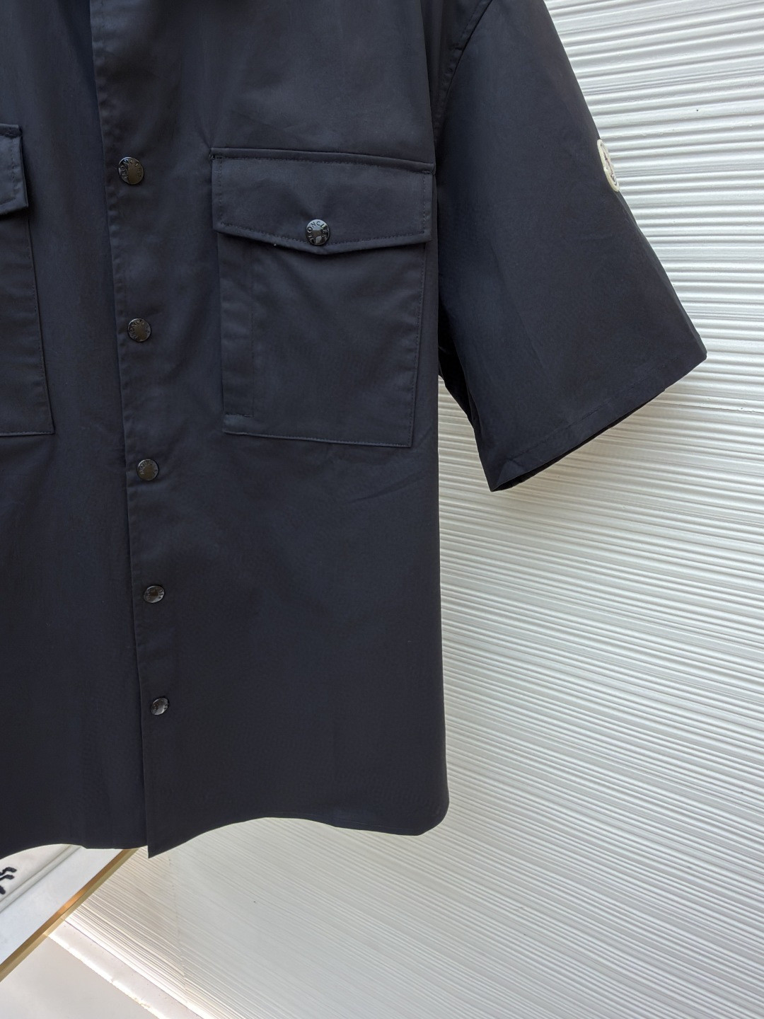Moncler 蒙口 标识口袋工装衬衫 短袖 黑色 卡其色 A7 K20912F00008598QH81M