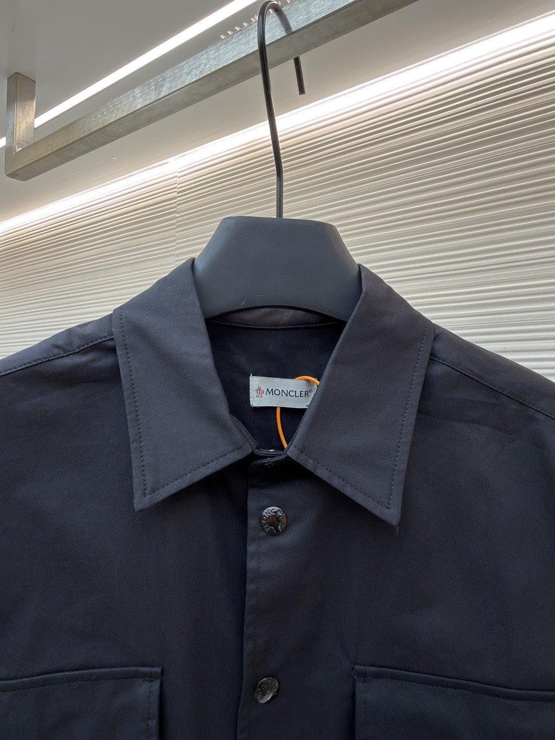 Moncler 蒙口 标识口袋工装衬衫 短袖 黑色 卡其色 A7 K20912F00008598QH81M