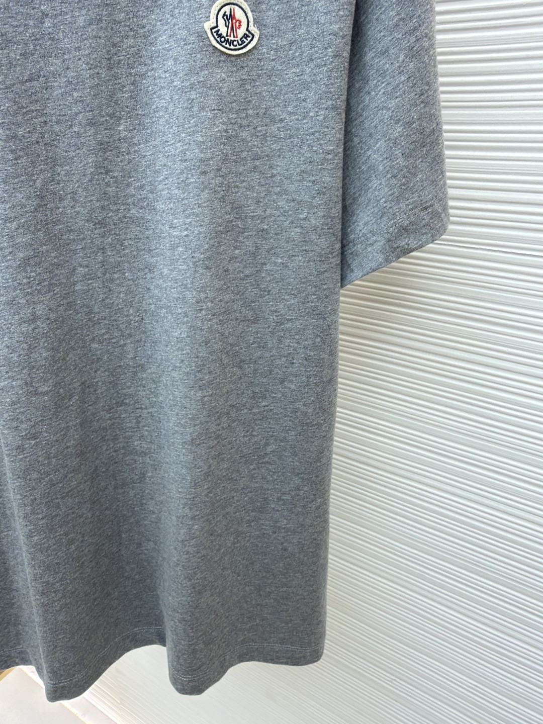 Moncler 蒙口 标识圆领短袖 T恤 夏季 灰色 黑色 A0 8C00026-829H8-3P1