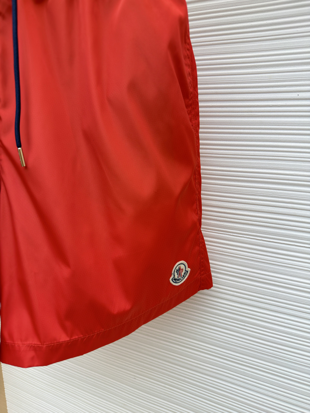 Moncler 蒙口 logo抽绳系带沙滩裤 短裤 休闲裤 裤子 蓝色 黑色 绿色 红色 A2 K10912C000075985M612