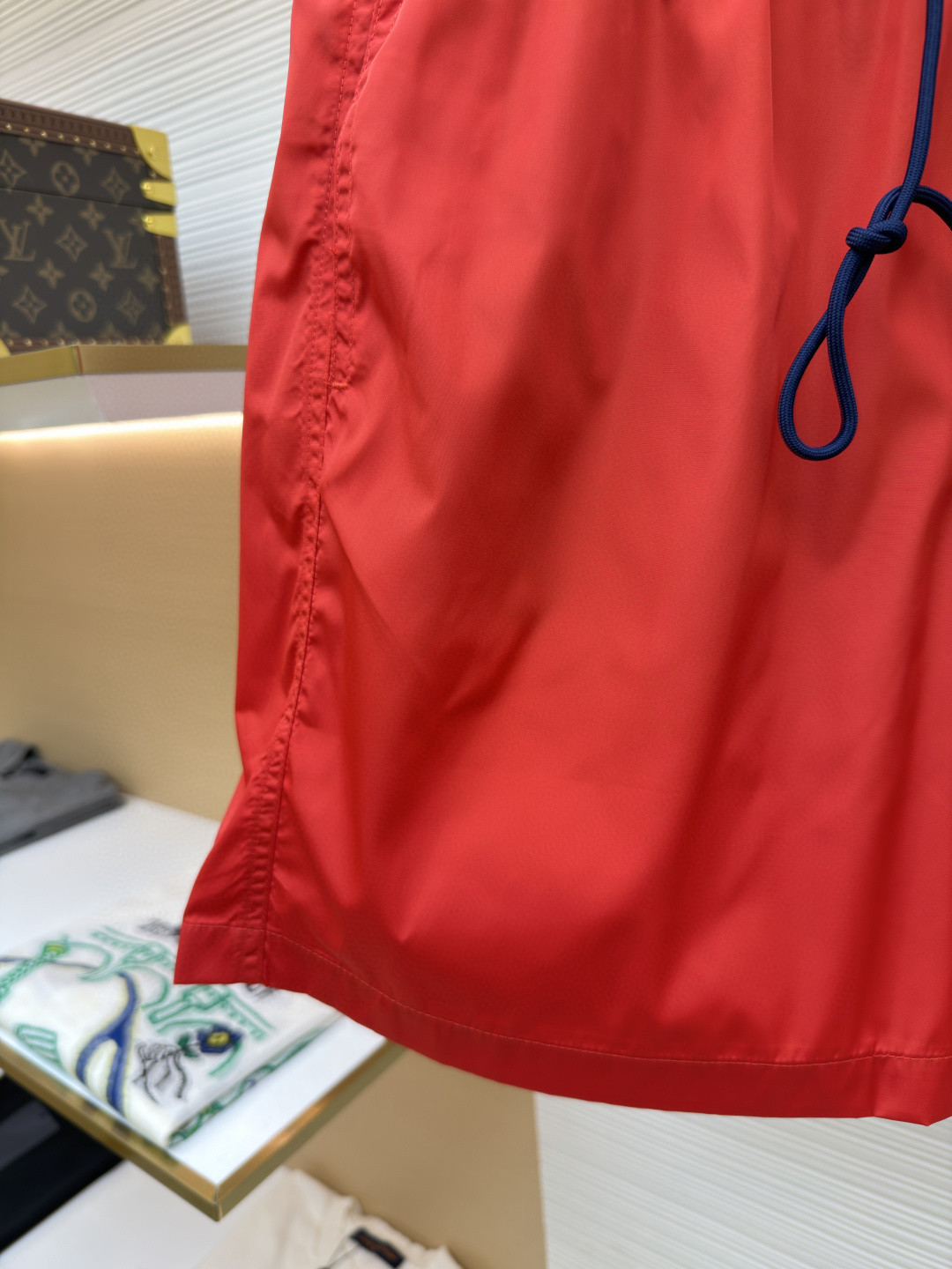 Moncler 蒙口 logo抽绳系带沙滩裤 短裤 休闲裤 裤子 蓝色 黑色 绿色 红色 A2 K10912C000075985M612