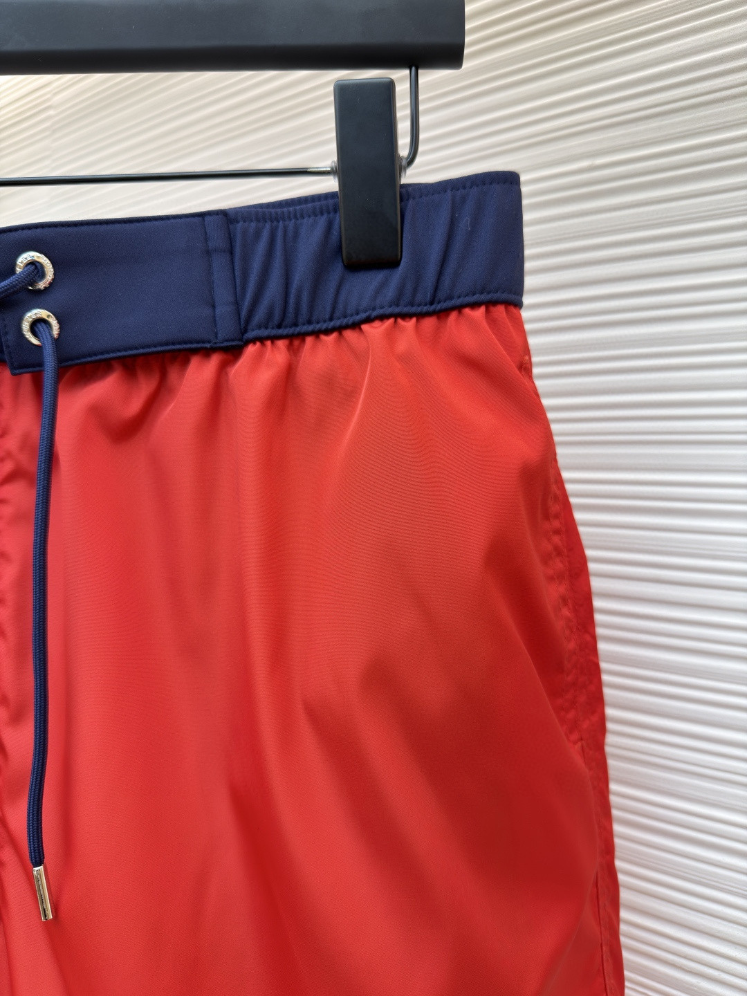 Moncler 蒙口 logo抽绳系带沙滩裤 短裤 休闲裤 裤子 蓝色 黑色 绿色 红色 A2 K10912C000075985M612
