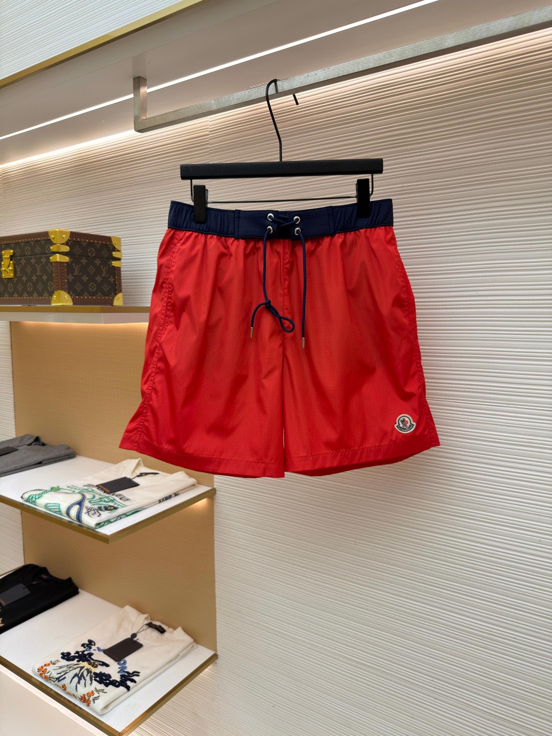 Moncler 蒙口 logo抽绳系带沙滩裤 短裤 休闲裤 裤子 蓝色 黑色 绿色 红色 A2 K10912C000075985M612