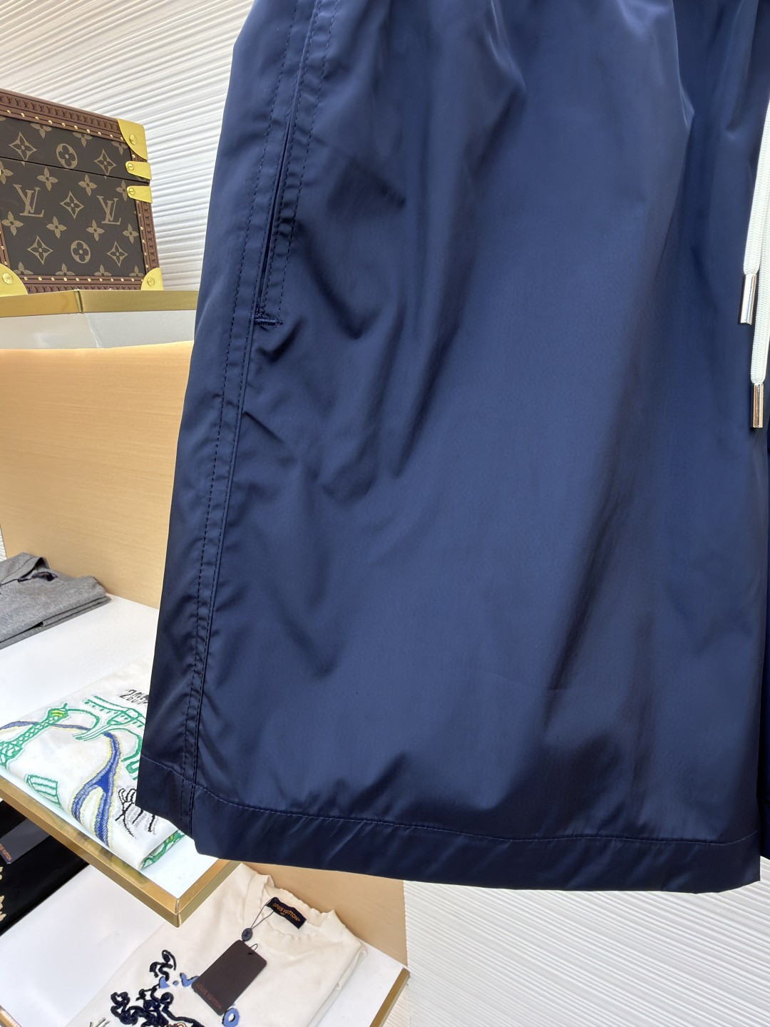 Moncler 蒙口 logo抽绳系带沙滩裤 短裤 休闲裤 裤子 蓝色 黑色 绿色 红色 A2 K10912C000075985M612