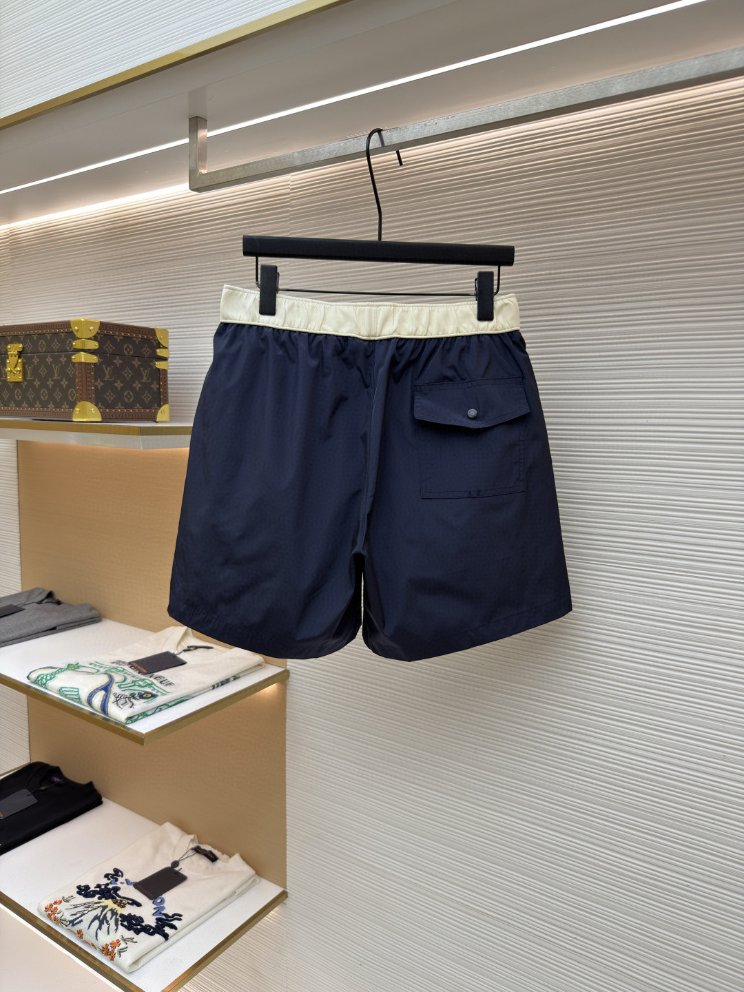 Moncler 蒙口 logo抽绳系带沙滩裤 短裤 休闲裤 裤子 蓝色 黑色 绿色 红色 A2 K10912C000075985M612