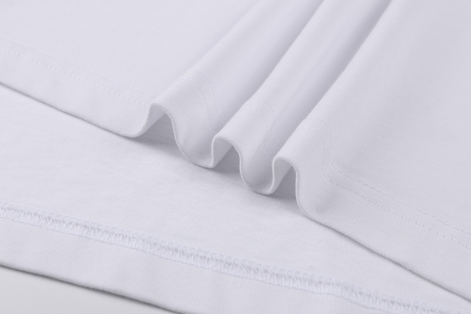 DIOR 迪奥 皮革标志圆领短袖 T恤 夏季 白色 灰色 A0 683J696G3036-C001