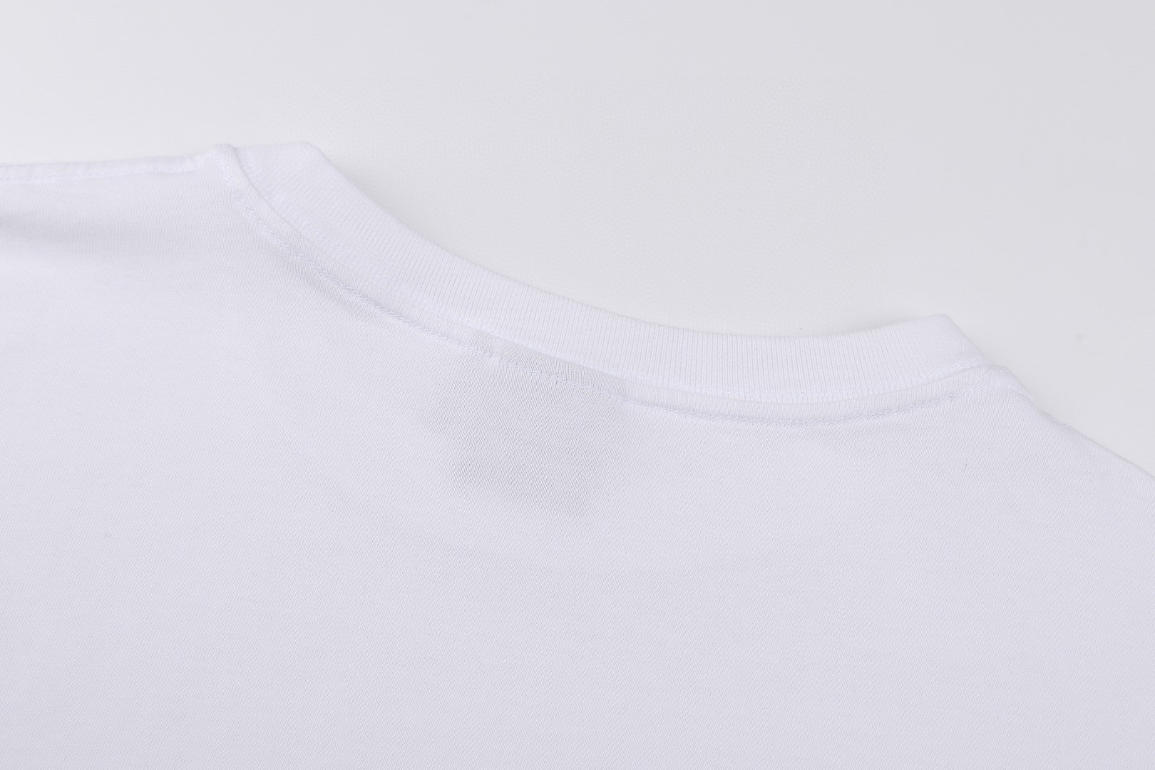 DIOR 迪奥 皮革标志圆领短袖 T恤 夏季 白色 灰色 A0 683J696G3036-C001