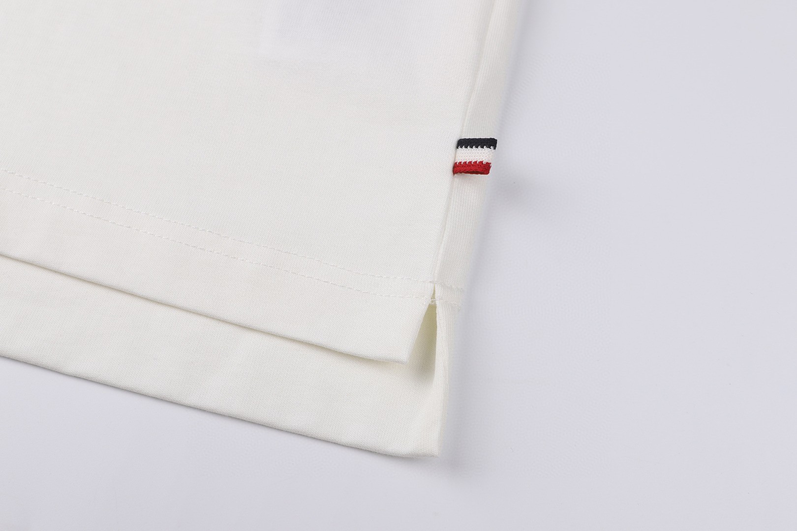 Moncler 蒙口 徽标织带标识圆领短袖 T恤 夏季 白色 黑色 A0 L10978C0001789AW1041