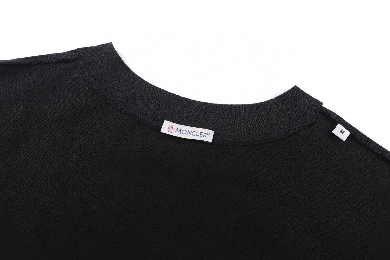 Moncler 蒙口 字母徽章印花圆领短袖 T恤 夏季 白色 黑色 A0 J10918C0004089AJS999