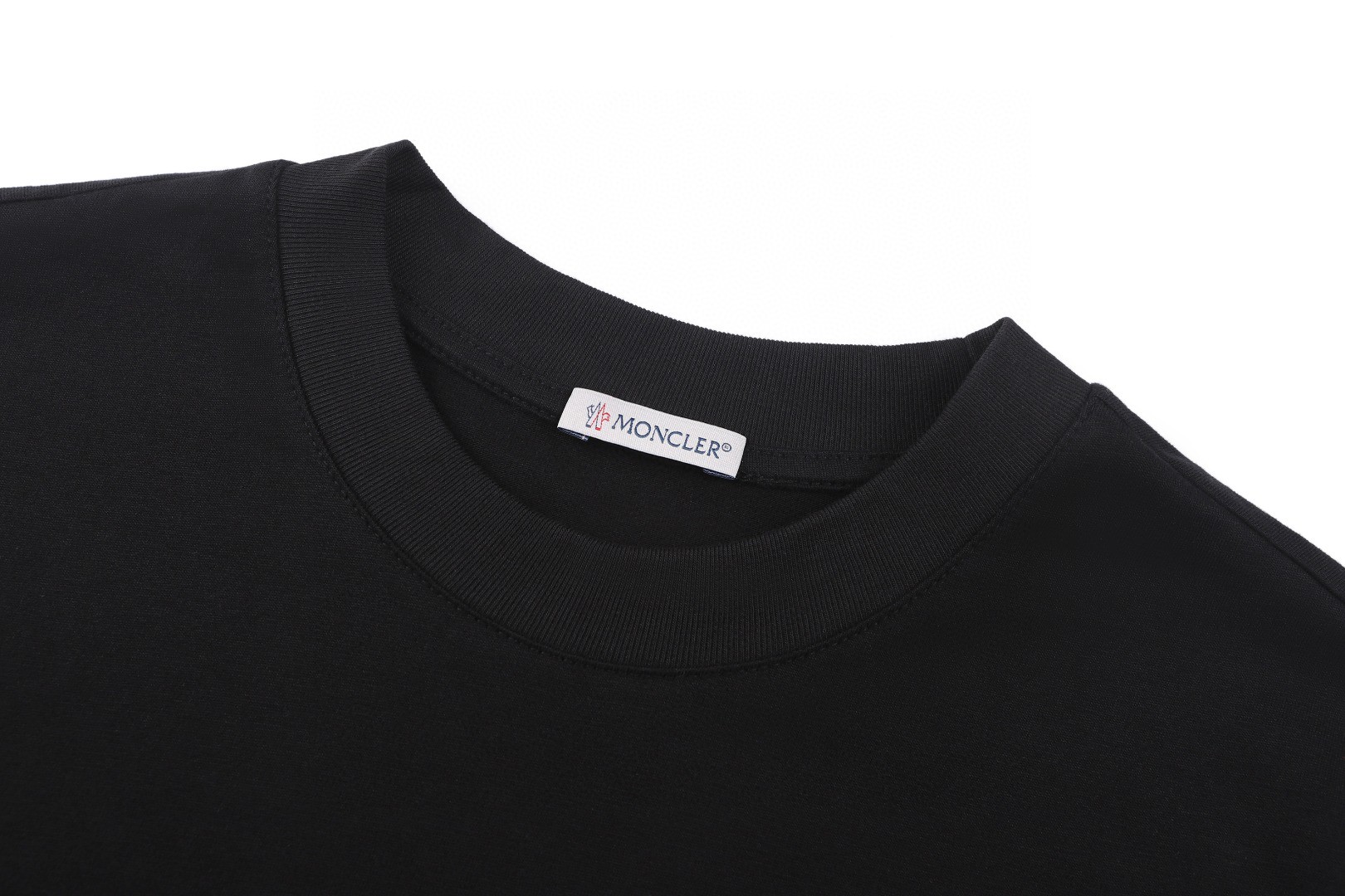 Moncler 蒙口 字母徽章印花圆领短袖 T恤 夏季 白色 黑色 A0 J10918C0004089AJS999