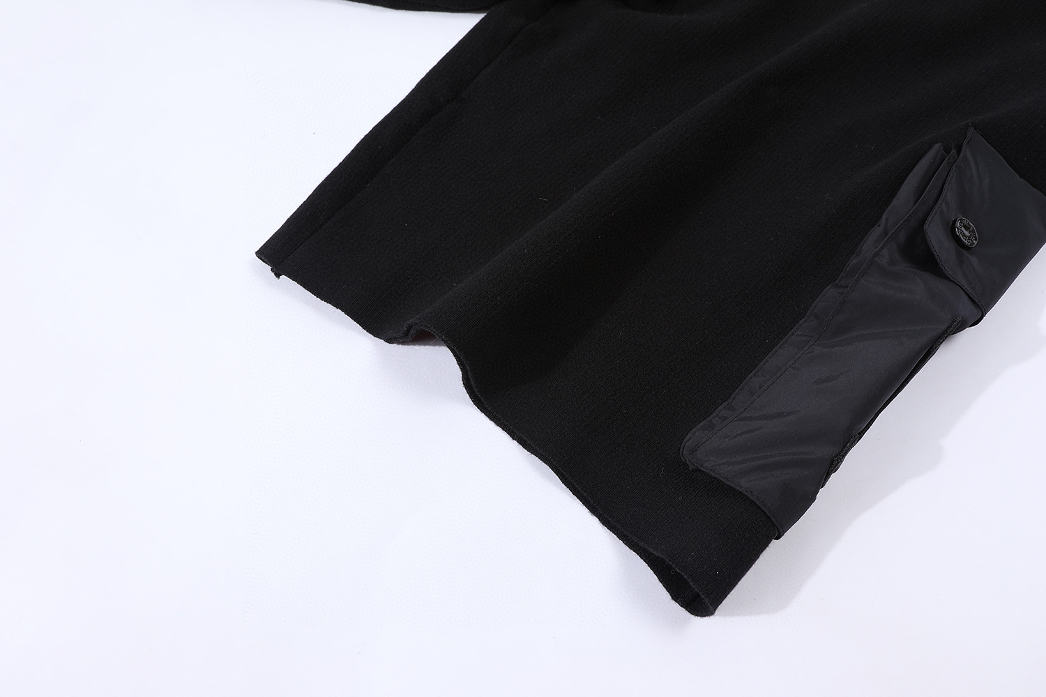 LOUIS VUITTON 路易威登 LV 压纹贴饰毛织松紧腰短裤 休闲裤 裤子 五分裤 黑色 B0 1ABJ1N