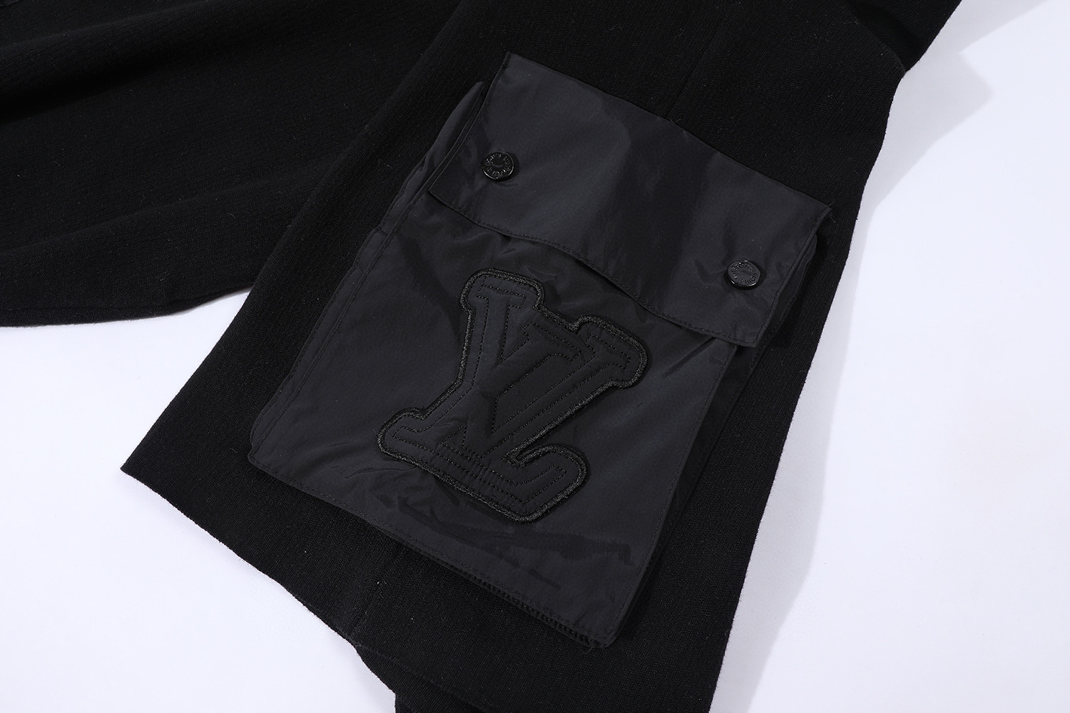 LOUIS VUITTON 路易威登 LV 压纹贴饰毛织松紧腰短裤 休闲裤 裤子 五分裤 黑色 B0 1ABJ1N