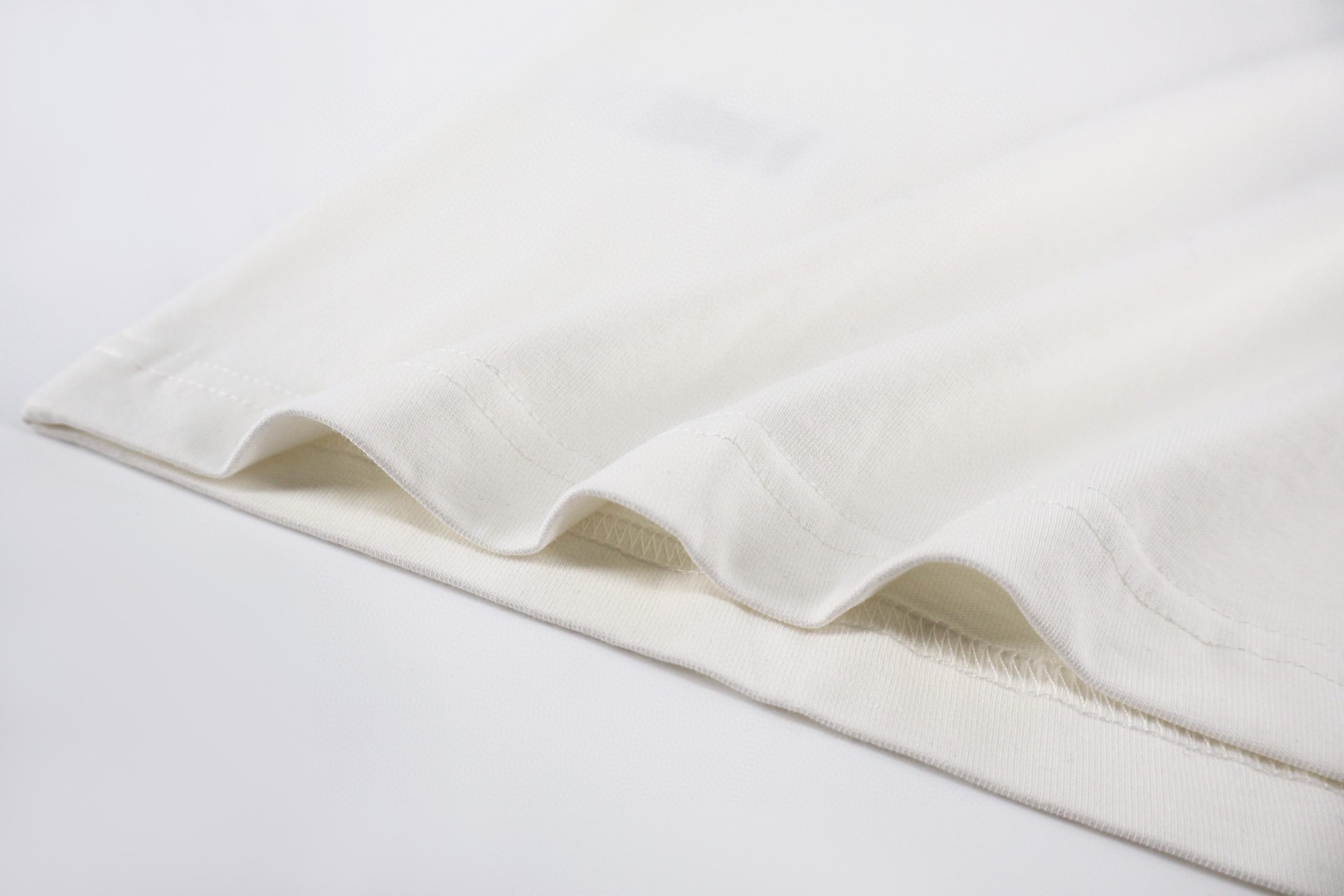 Burberry 巴宝莉 沙滩躺椅格纹元素圆领Tee 短袖 T恤 白色 黑色 A0 81234831