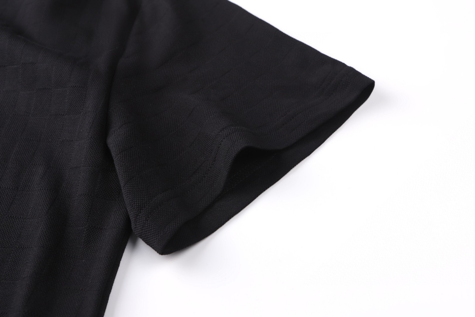 LOUIS VUITTON 路易威登 LV 串珠棋盘格提花圆领短袖 T恤 黑色 A2 1AIMLY