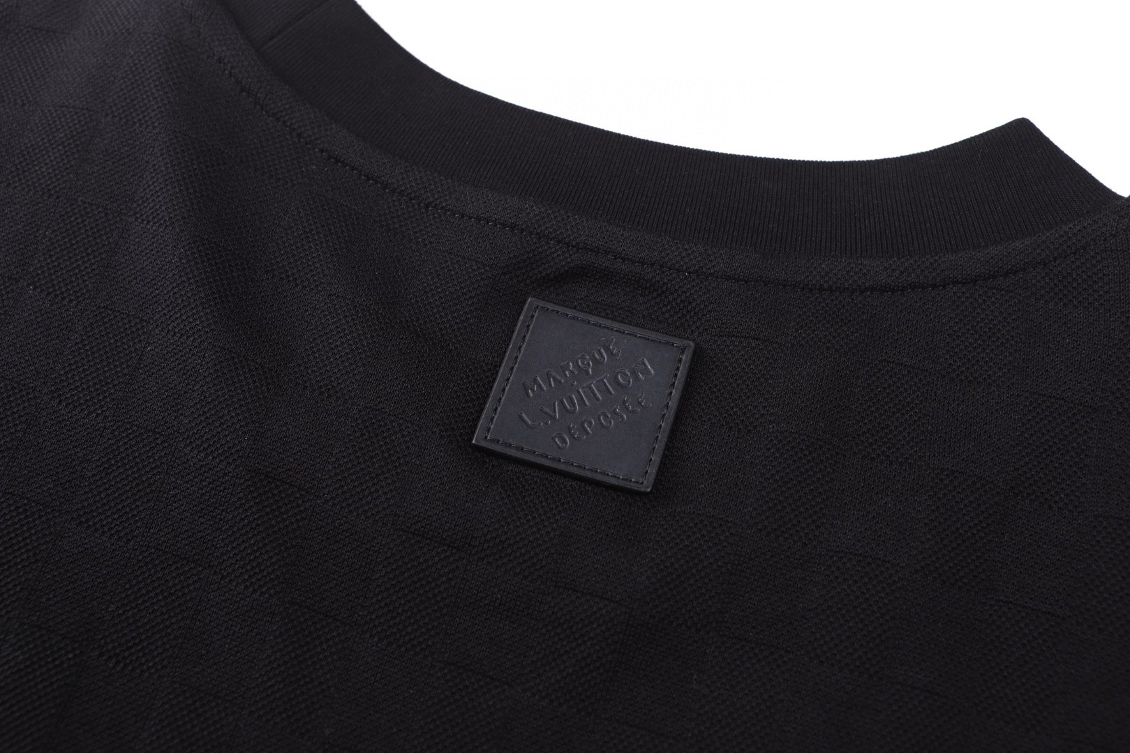 LOUIS VUITTON 路易威登 LV 串珠棋盘格提花圆领短袖 T恤 黑色 A2 1AIMLY