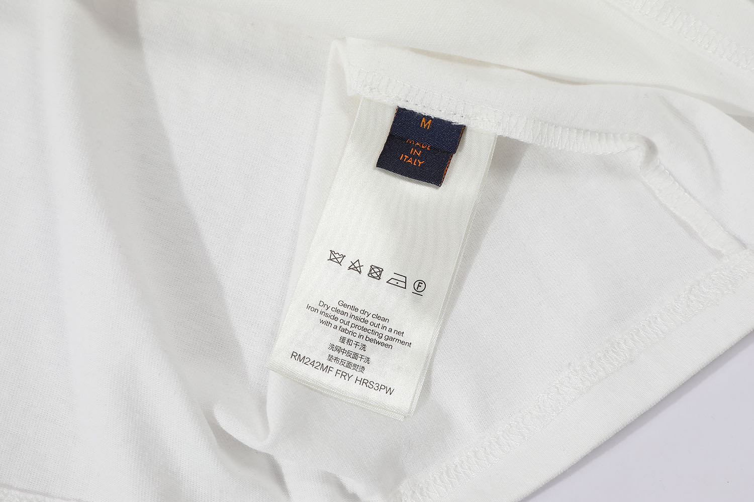 LOUIS VUITTON 路易威登 LV 红色字母刺绣圆领短袖 T恤 夏季  男女同款 白色 A0 1A9GMM