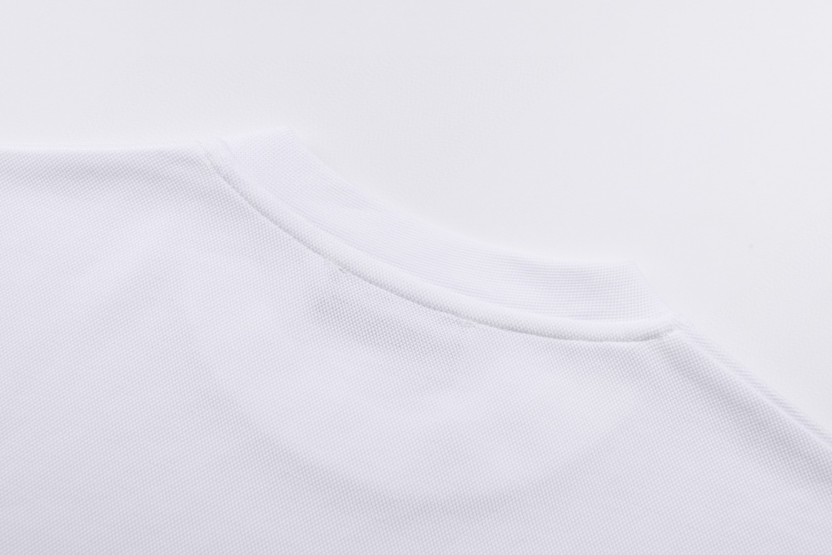 GUCCI 古驰 口袋马蹄扣刺绣圆领短袖 T恤 夏季 白色 A0