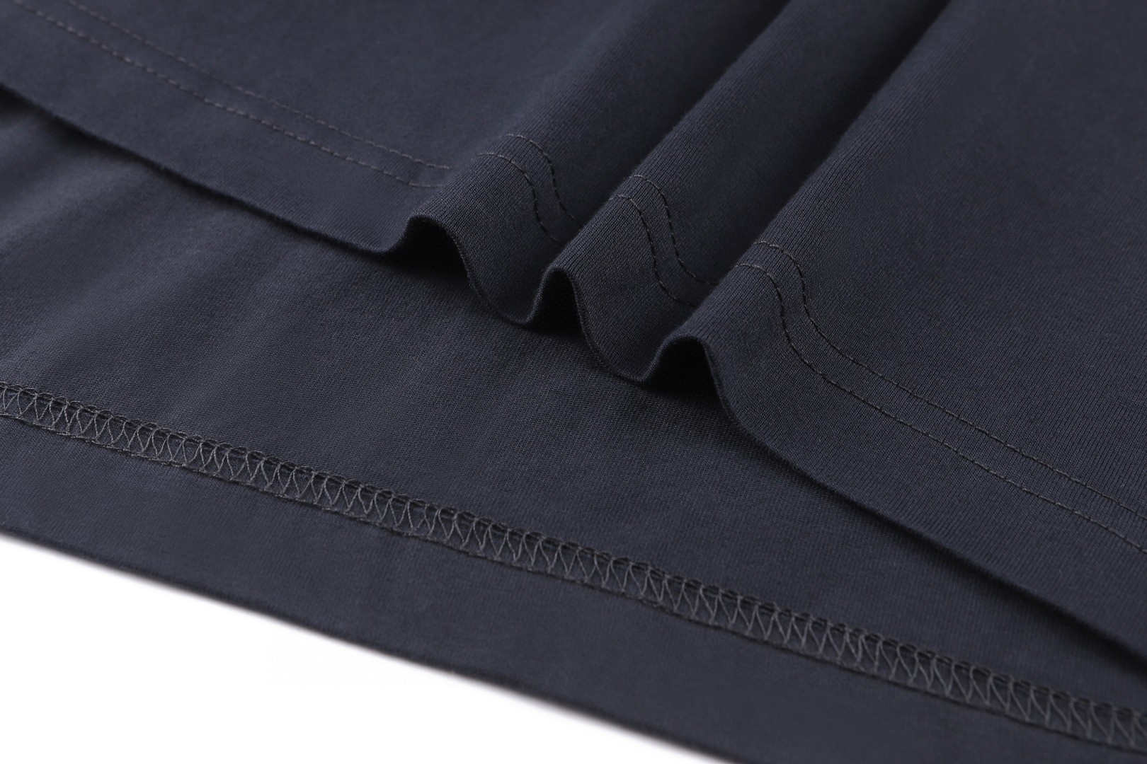 Balenciaga 巴黎世家 徽章印花圆领短袖 T恤 夏季 黑色 A0 850261TTVV31041