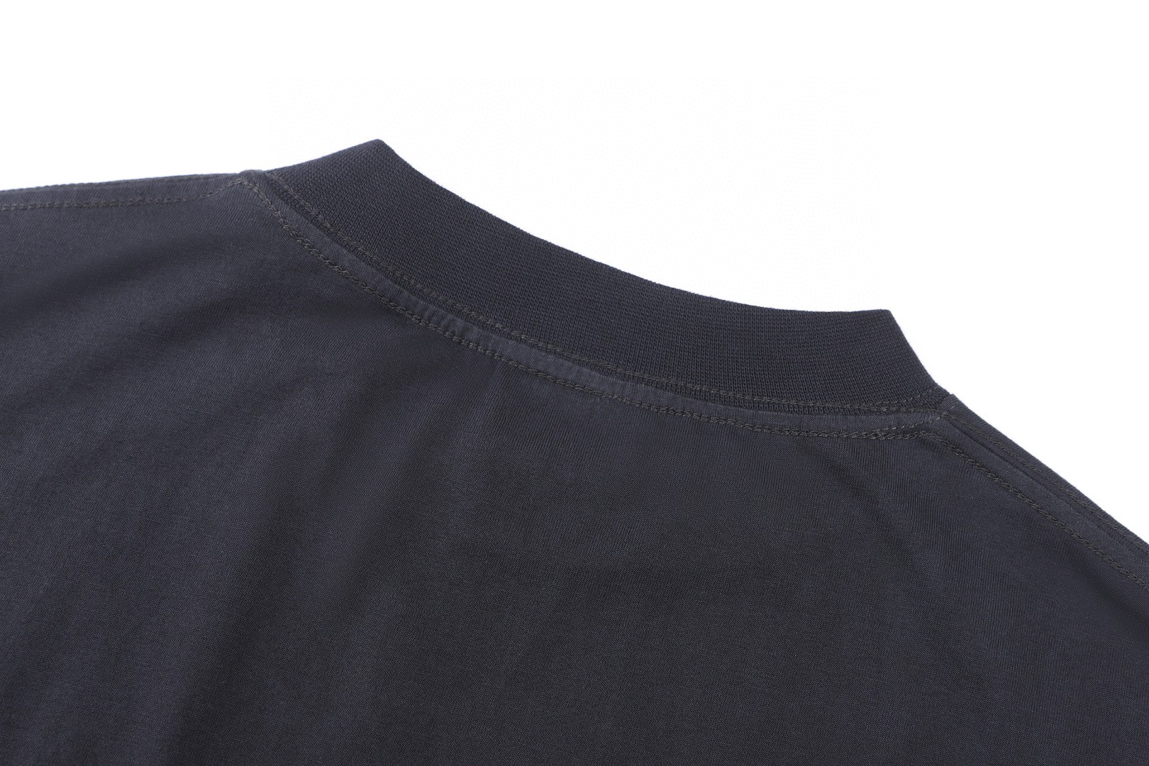 Balenciaga 巴黎世家 徽章印花圆领短袖 T恤 夏季 黑色 A0 850261TTVV31041