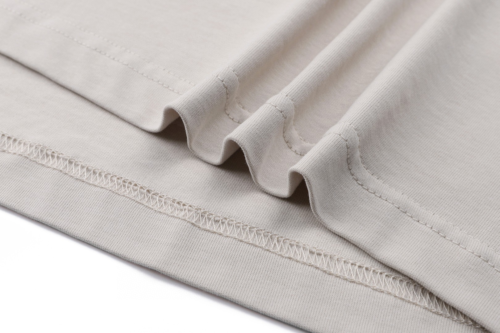 LOUIS VUITTON 路易威登 皮标字母刺绣圆领短袖 T恤 浅褐色 A0 HUY91WNPGO30