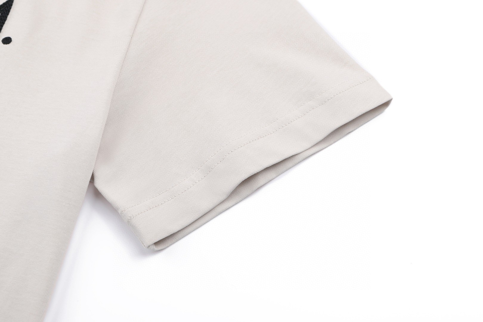 LOUIS VUITTON 路易威登 皮标字母刺绣圆领短袖 T恤 浅褐色 A0 HUY91WNPGO30