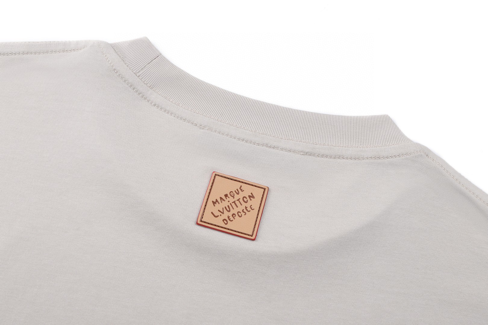 LOUIS VUITTON 路易威登 皮标字母刺绣圆领短袖 T恤 浅褐色 A0 HUY91WNPGO30