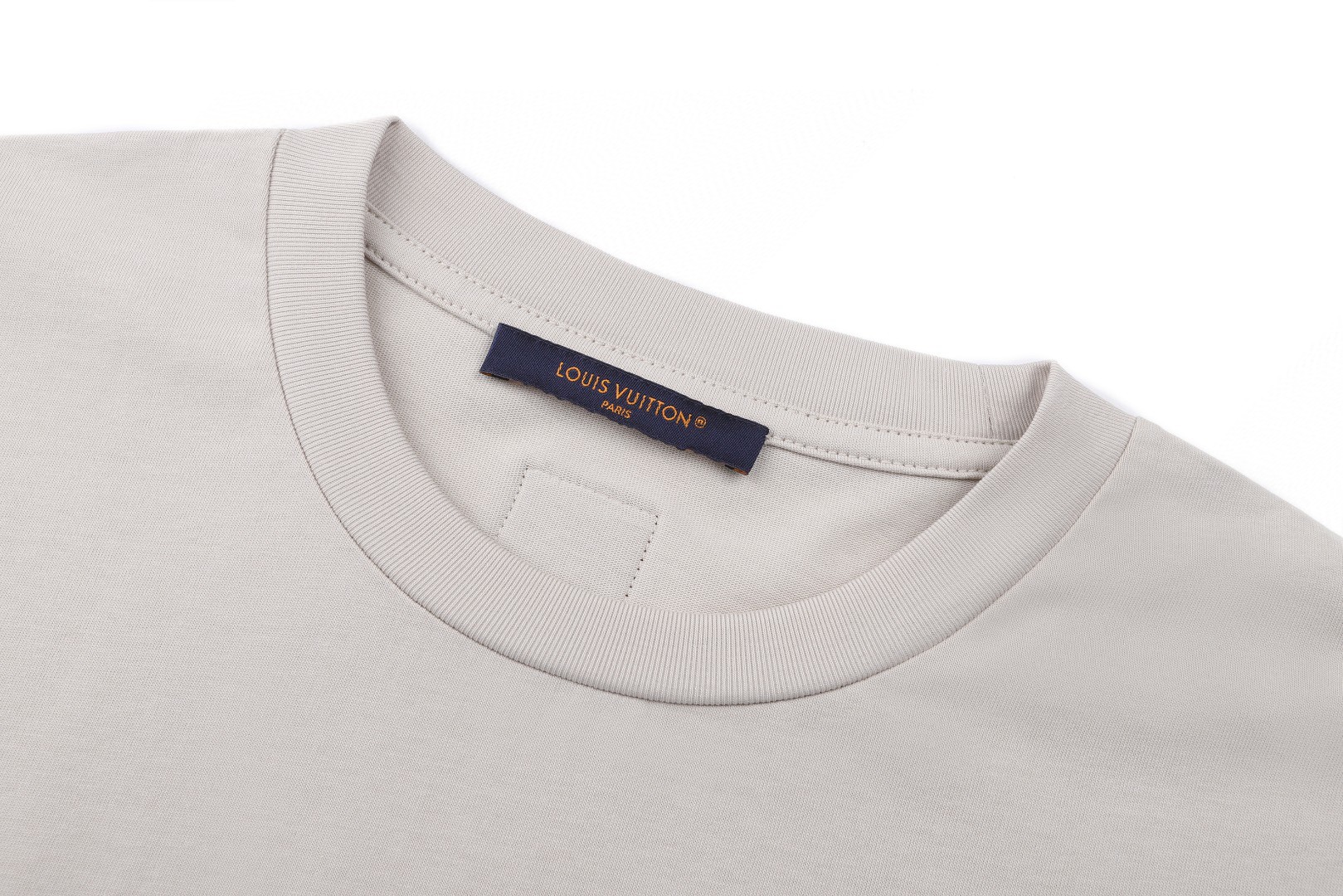 LOUIS VUITTON 路易威登 皮标字母刺绣圆领短袖 T恤 浅褐色 A0 HUY91WNPGO30