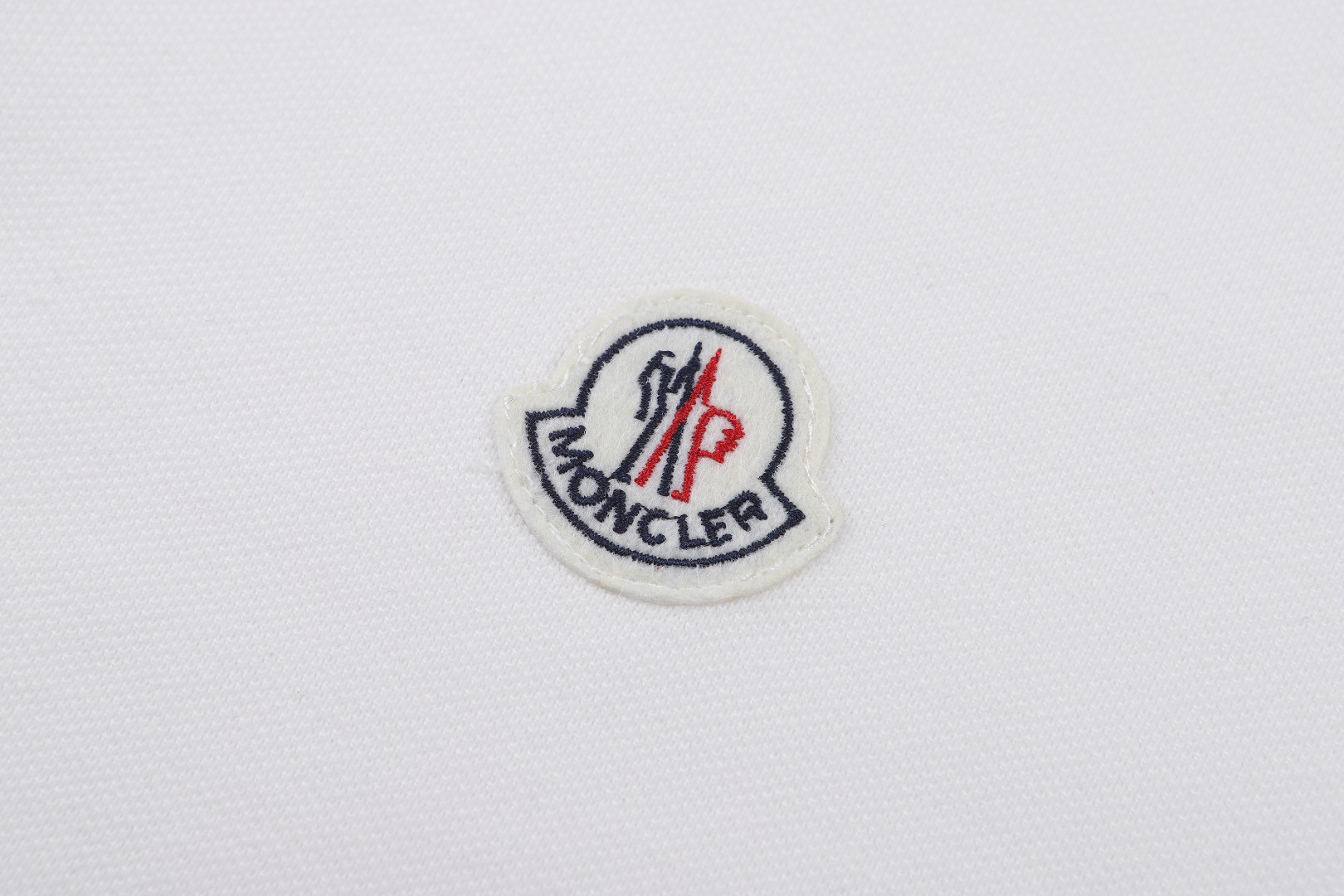 Moncler 蒙口 侧面边饰徽标纽扣Polo衫 短袖 T恤 夏季 白色 A2 K10918A0002689A16034