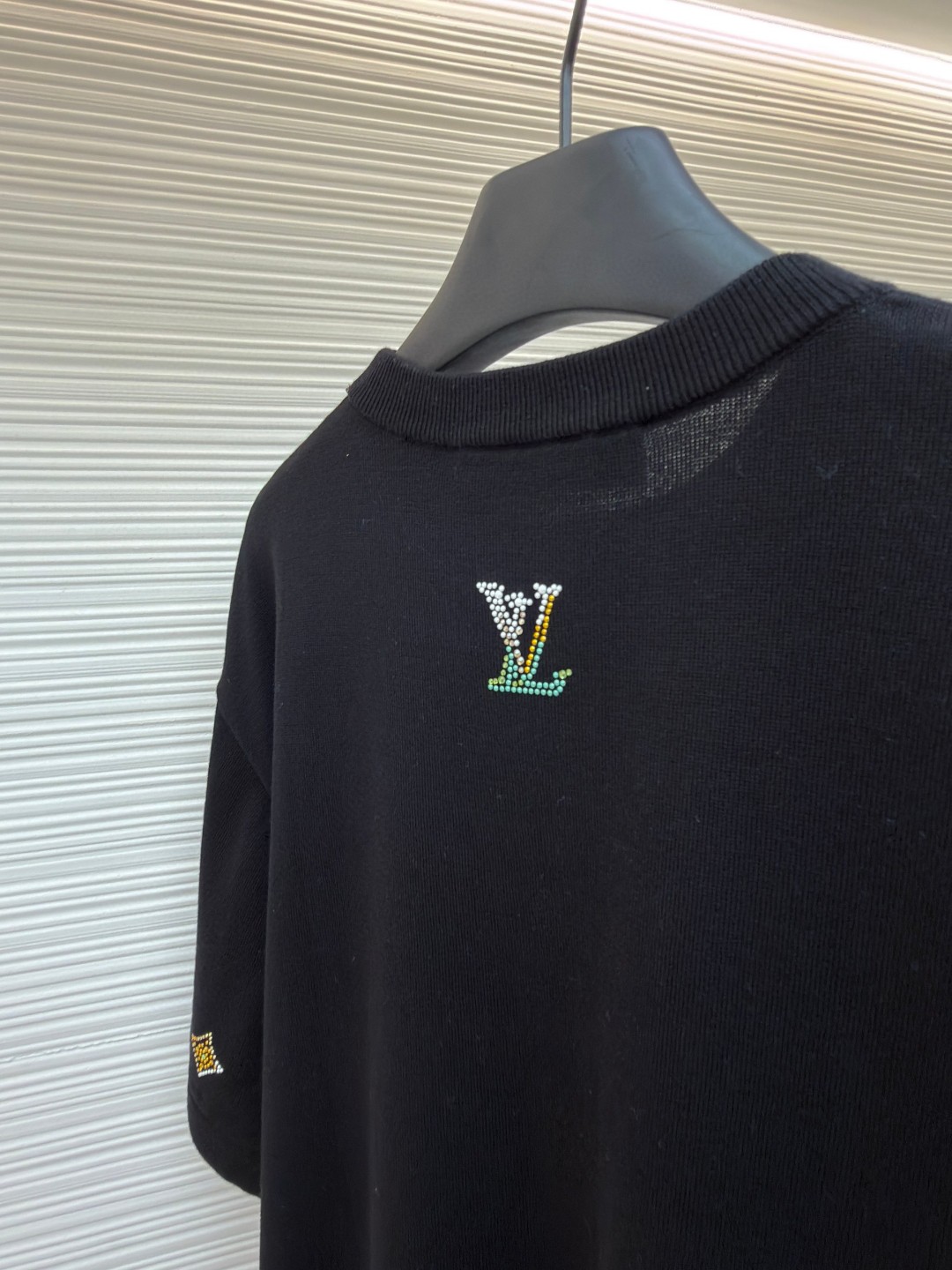 LOUIS VUITTON 路易威登 LV 烫钻提花标识针织短袖 夏季 T恤 黑色 B0 1AJR10