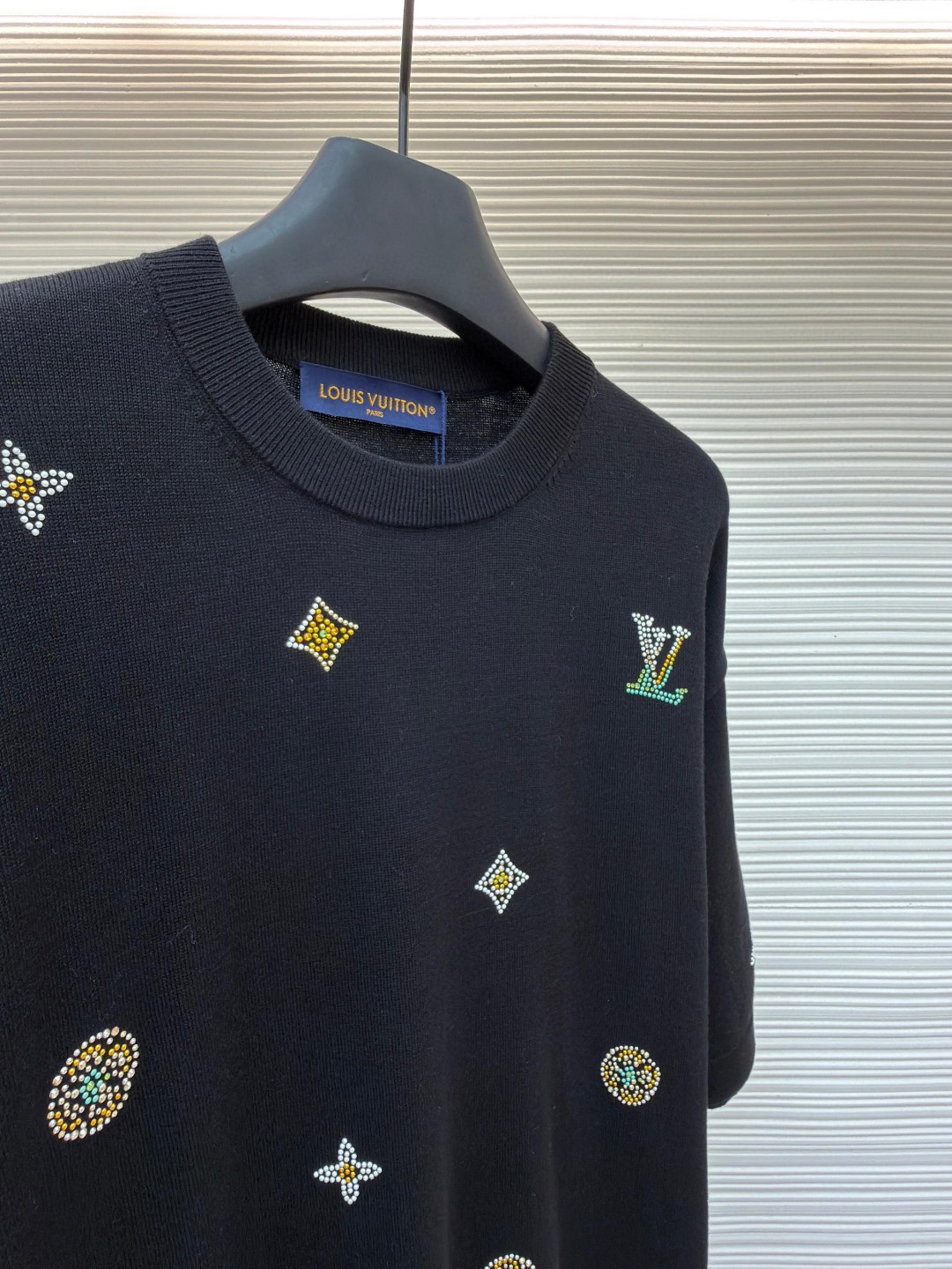 LOUIS VUITTON 路易威登 LV 烫钻提花标识针织短袖 夏季 T恤 黑色 B0 1AJR10
